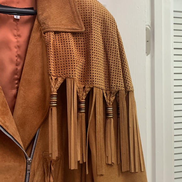 Women’s Tan Suede Fringe Jacket - Picture 4 of 8